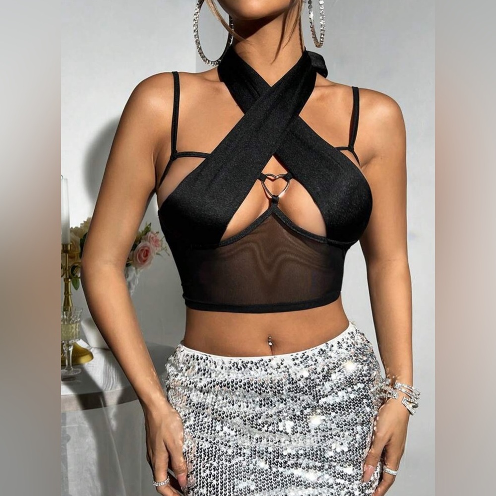 Double strap bowknot ties mesh paneled cami with metal heart decoration. 🔥💋🔥💍🔥💋🔥